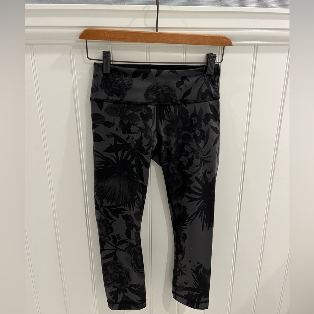 Lululemon wonder under crop worn once and washed